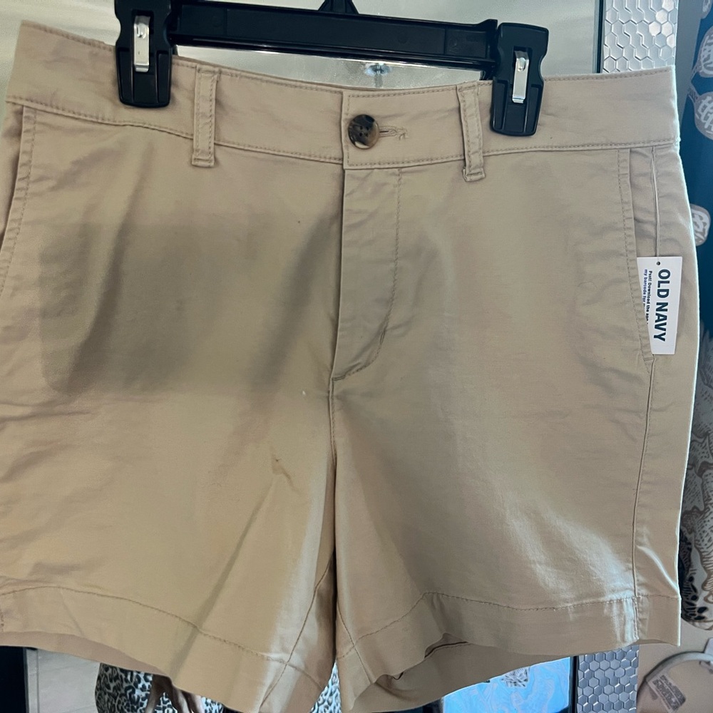Old Navy Women's Beige and Black Shorts Bundle